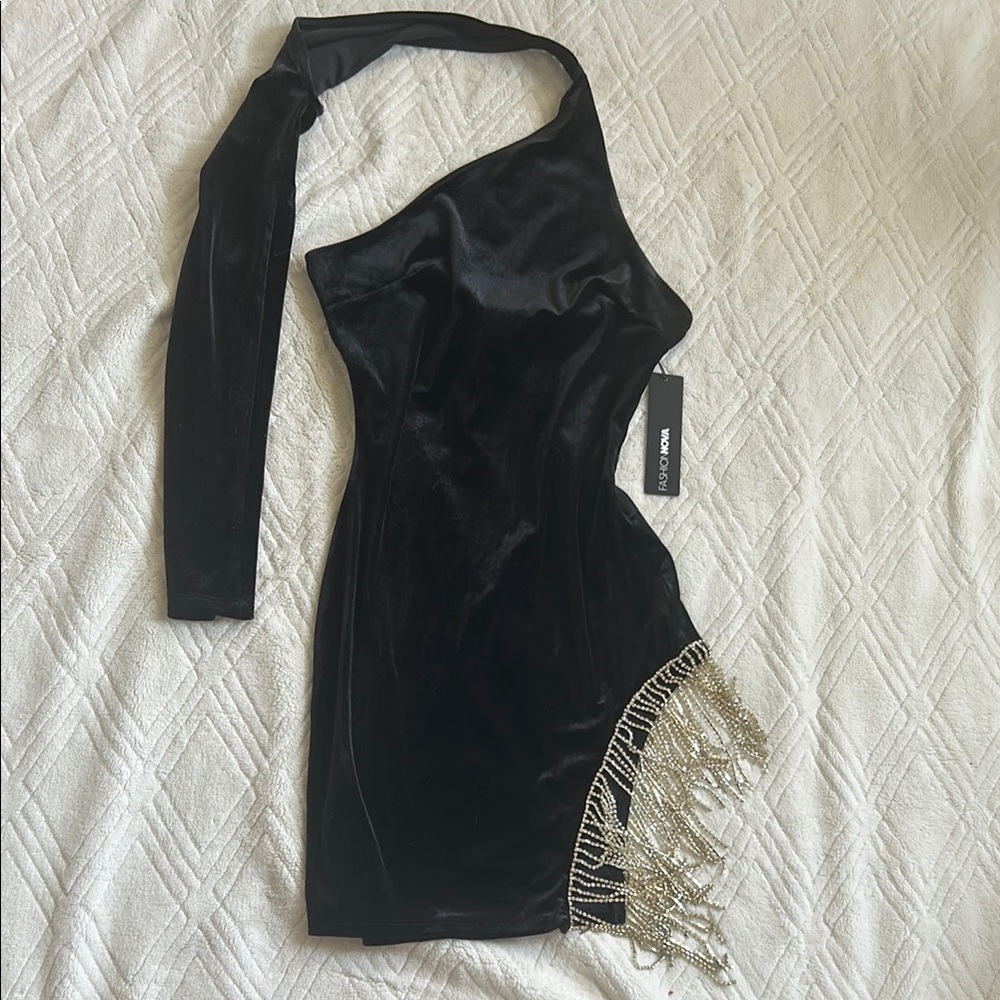 Fashion Nova Black Asymmetrical One Shoulder Dress